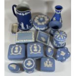 A COLLECTION OF WEDGWOOD JASPERWARE ITEMS - LIDDED COMMEMORATIVE POTS, VASE ETC