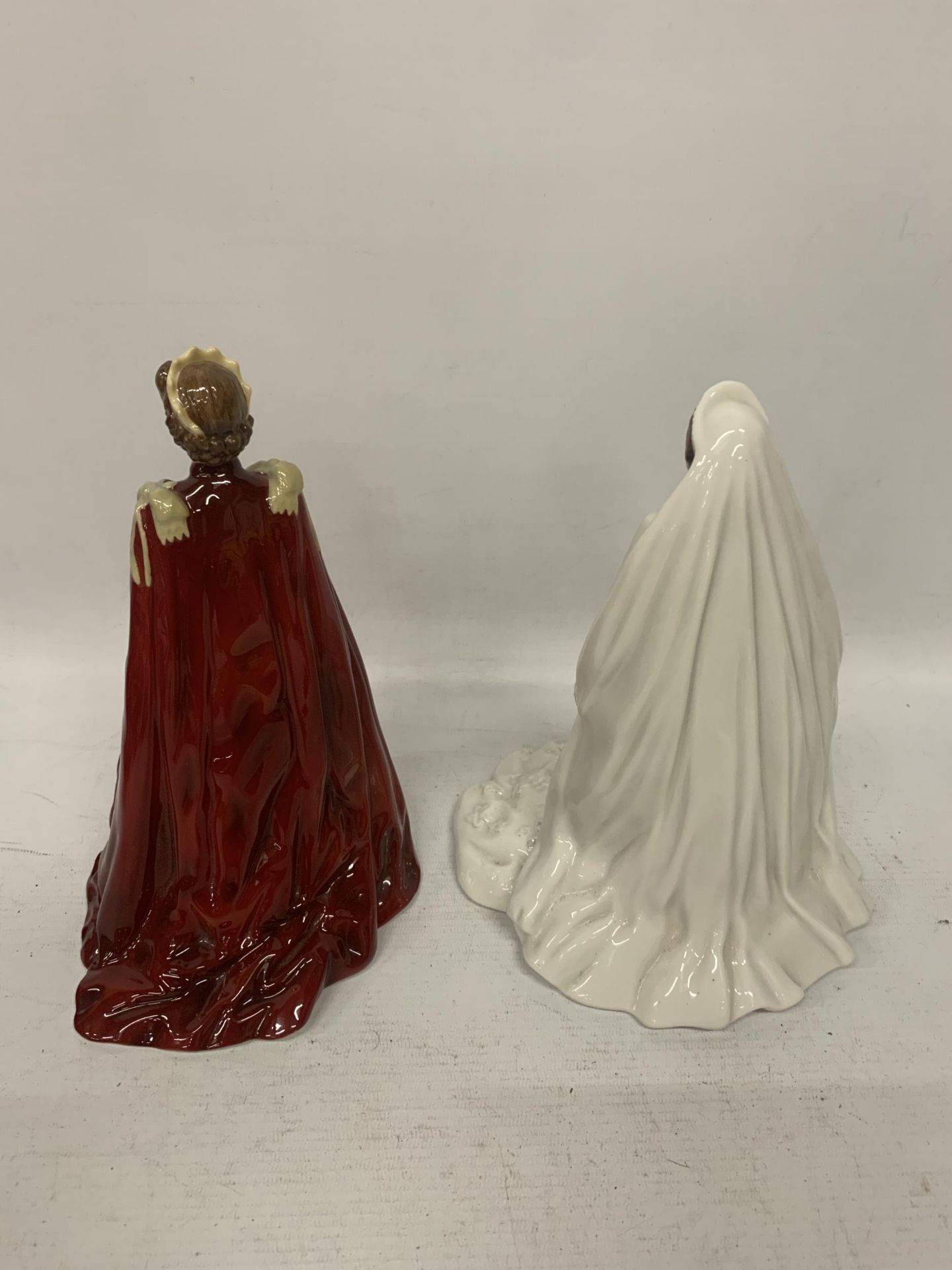 TWO ROYAL WORCESTER FIGURES - HER MAJESTY QUEEN ELIZABETH II WEDDING ANNIVERSARY & THE QUEENS 80TH - Image 2 of 4