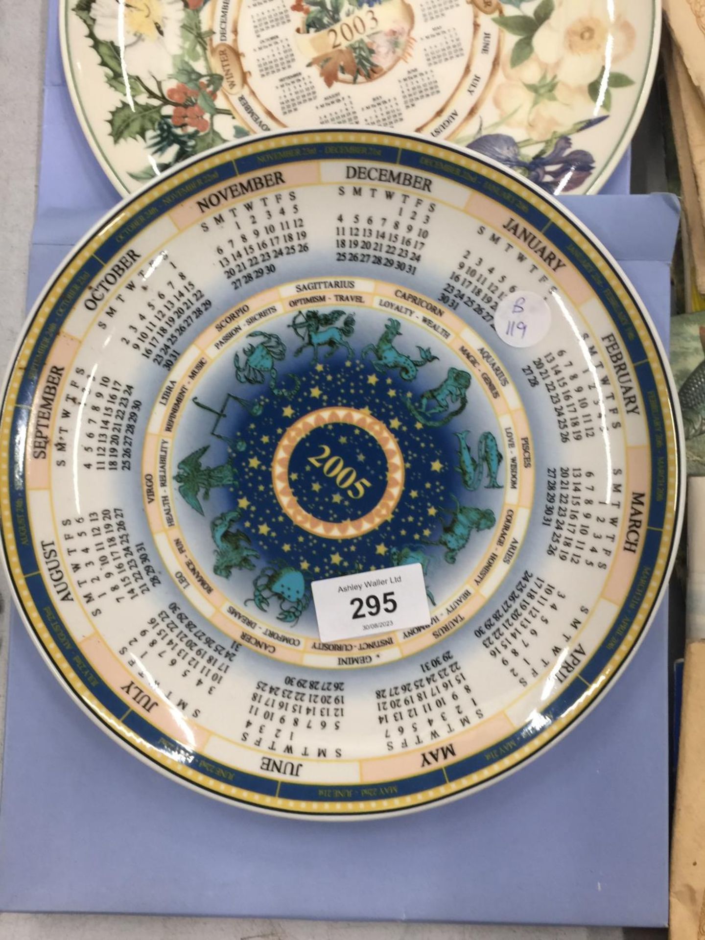 TWO BOXED WEDGWOOD CALENDAR PLATES TOGETHER WITH TWO BOXED WEDGWOOD CORONATION PLATES - Image 2 of 4