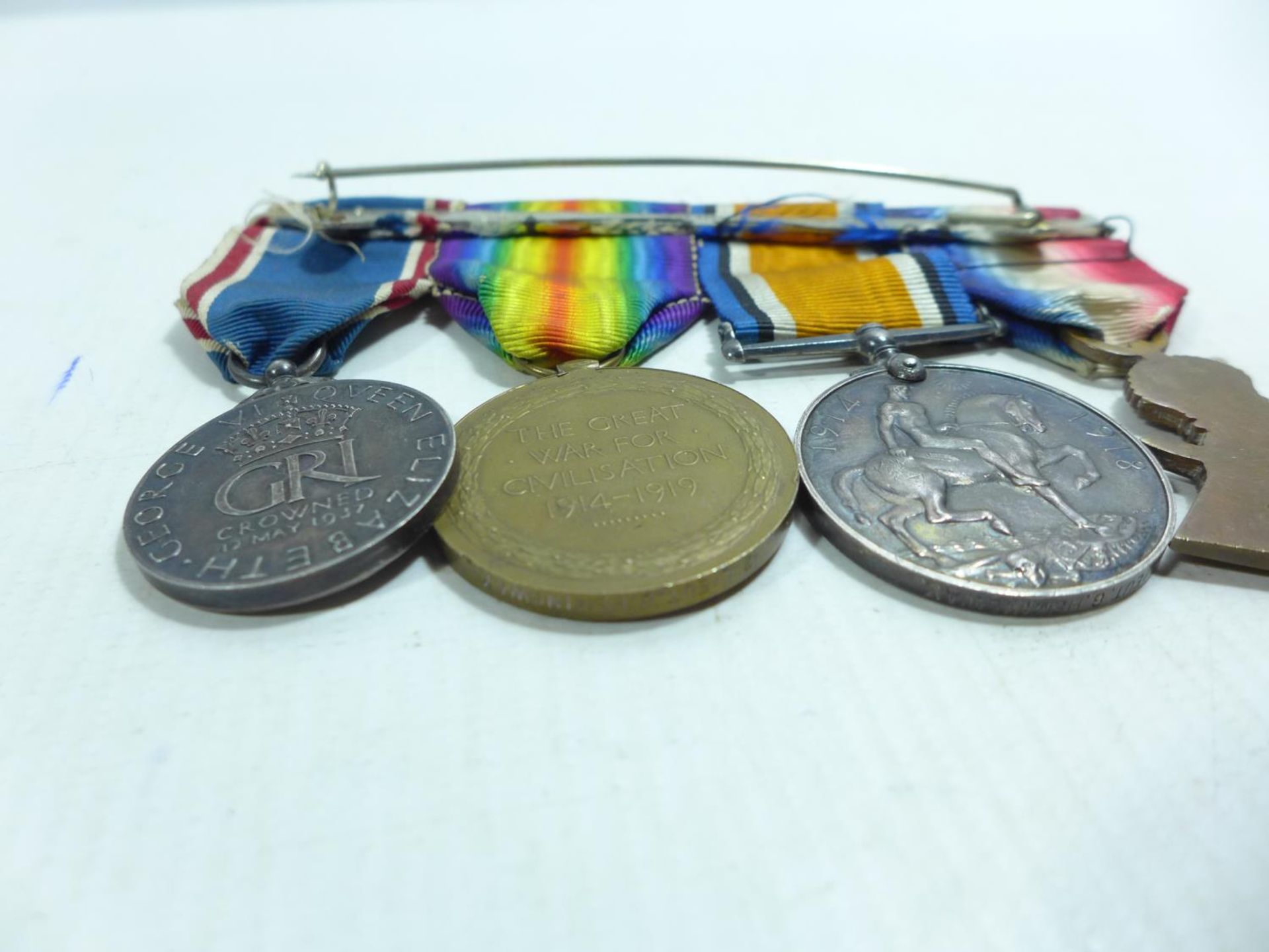 A WORLD WAR I MEDAL GROUP AWARDED TO 28797 2ND LIEUTENANT G HEMINGWAY OF THE ROYAL ENGINEERS, - Bild 6 aus 6