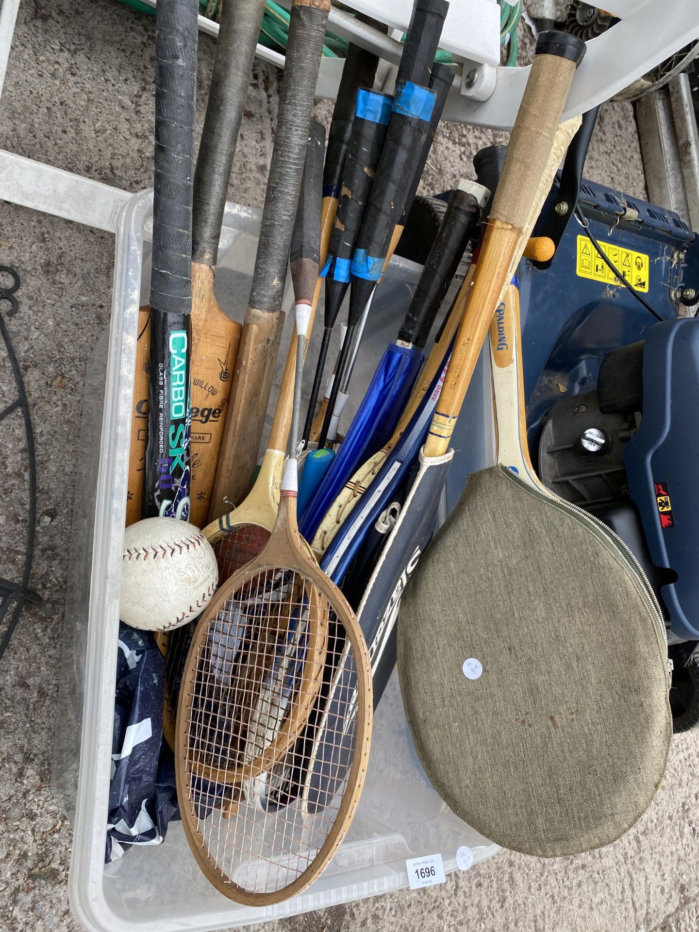 AN ASSORTMENT OF SPORTS EQUIPMENT TO INCLUDE CRICKET BATS AND TENNIS RACKETS ETC - Image 2 of 2