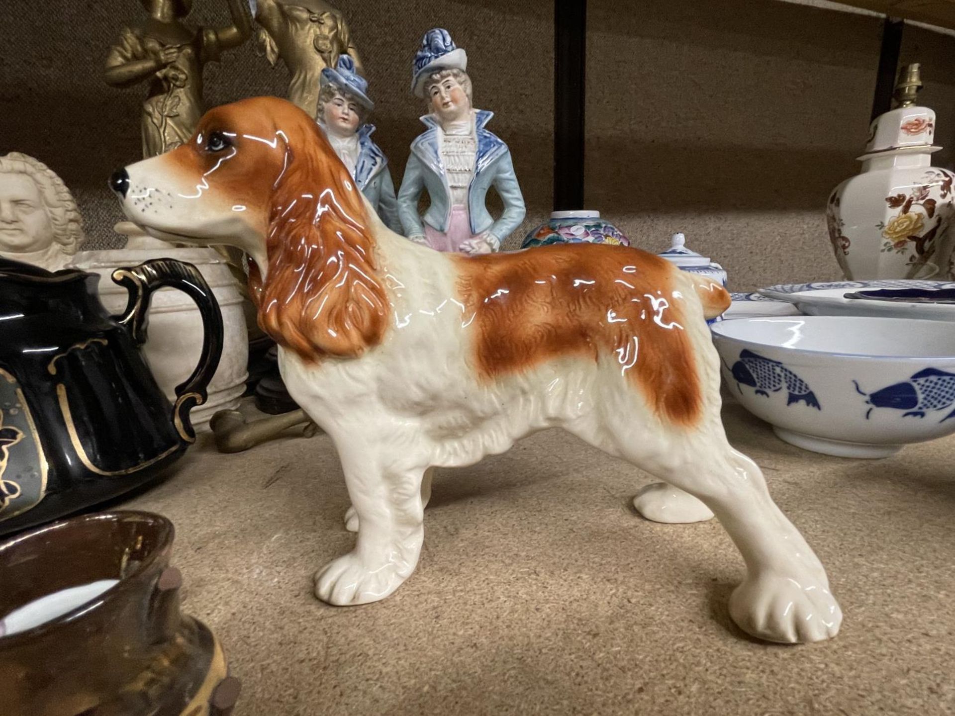 A MIXED LOT TO INCLUDE LUSTRE WARE JUGS, CERAMIC DOG, ANTIQUE TEAPOT, BUTTER DISH, ETC., - Bild 3 aus 6