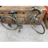 A VINTAGE GREEN DAWES LADIES RACING BIKE WITH 5 SPEED GEAR SYSTEM