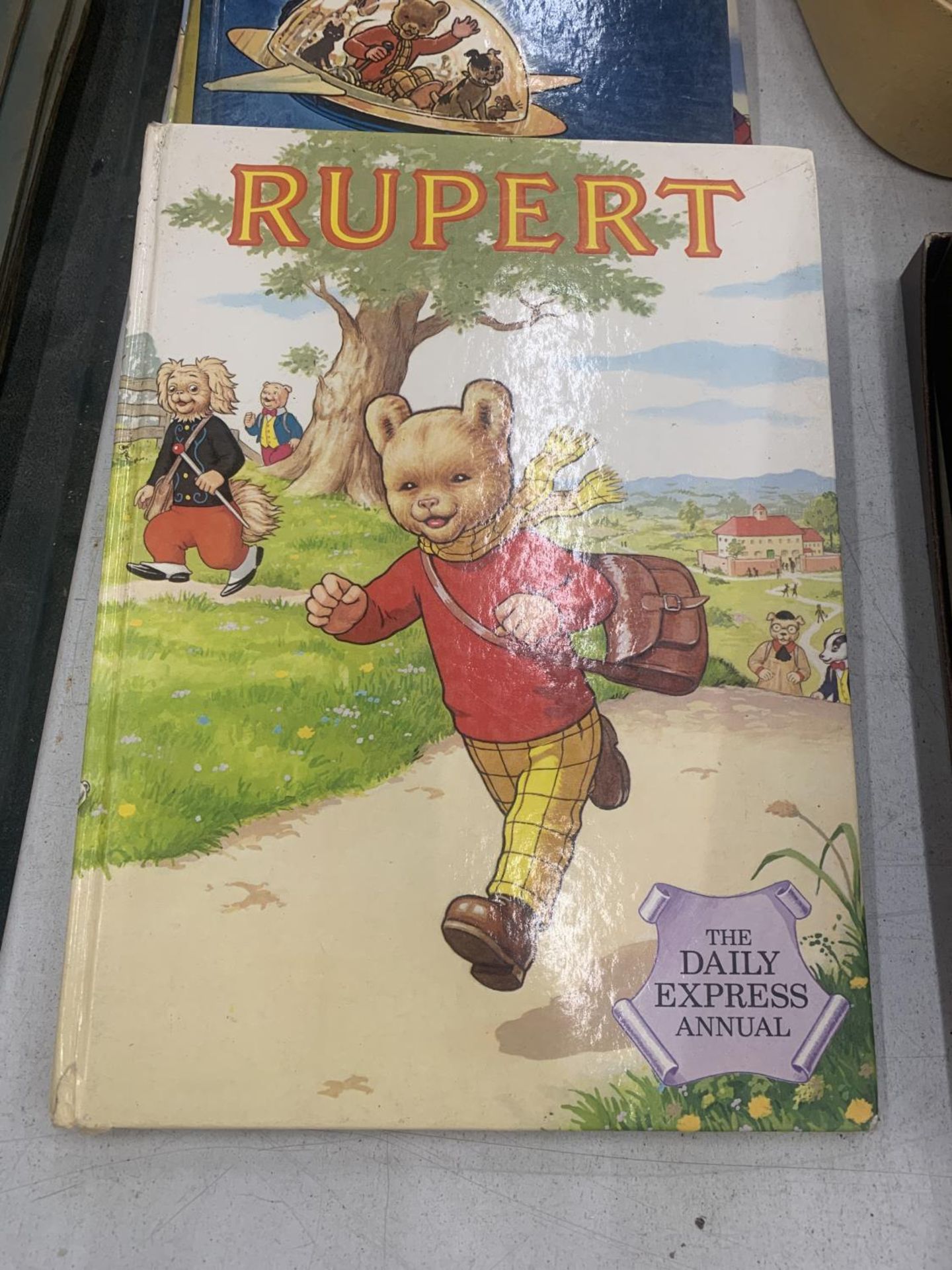 EIGHT VINTAGE RUPERT THE BEAR ANNUALS - Image 4 of 4