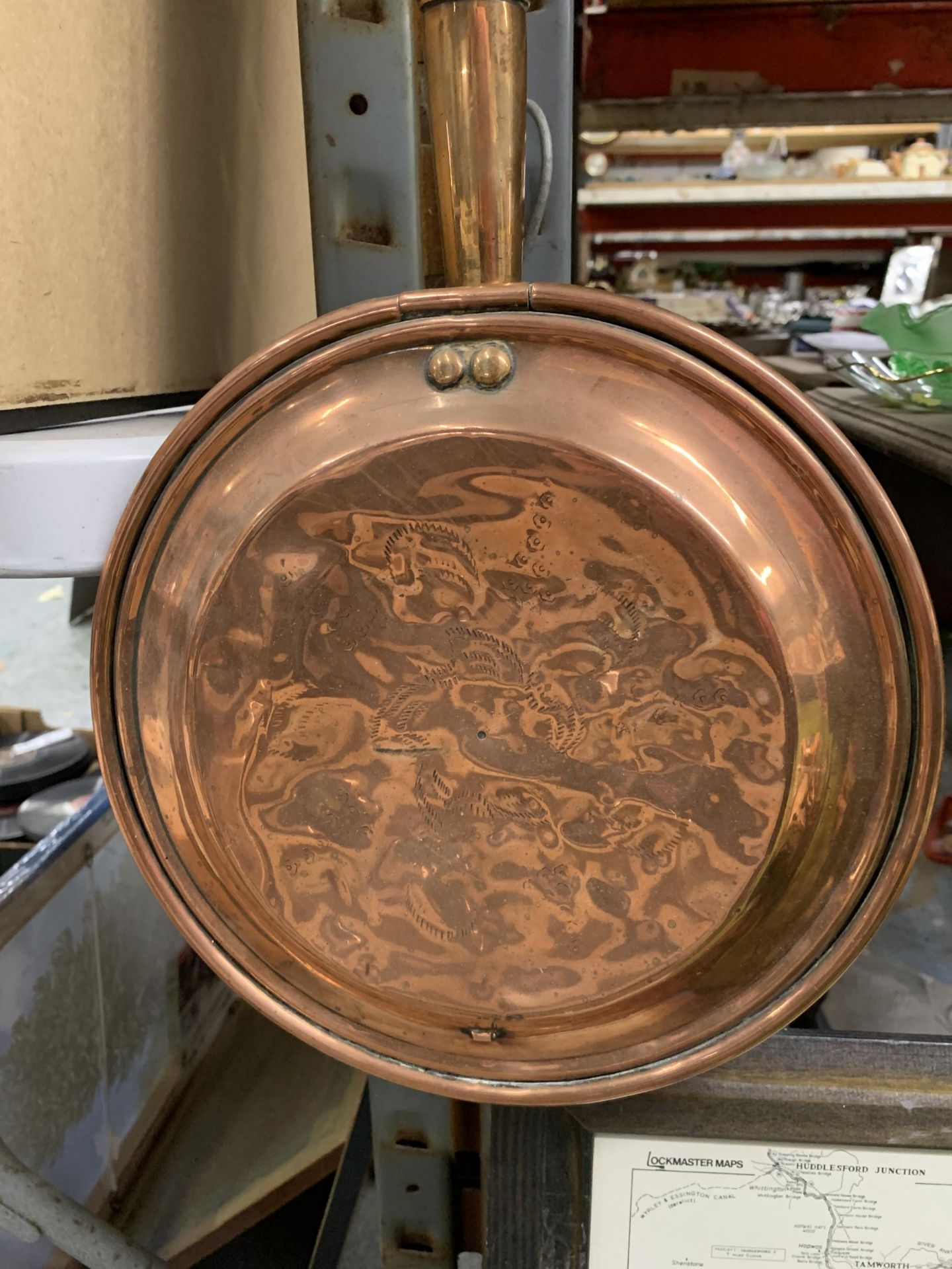 A LONG HANDLED VINTAGE COPPER WARMING PAN - Image 2 of 2