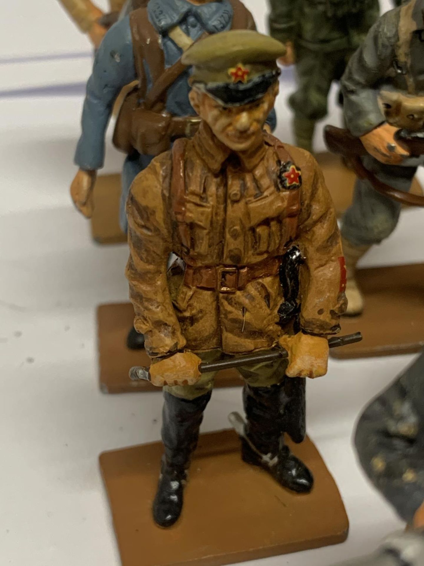 A COLLECTION OF DEL PRADO MILITARY FIGURES - 25 IN TOTAL - Image 4 of 7