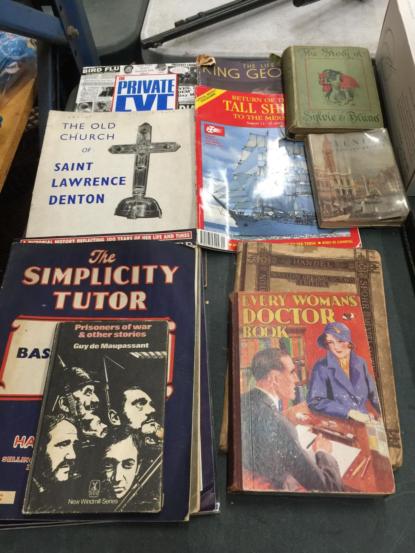 A QUANTITY OF VINTAGE BOOKS TO INCLUDE EVERY WOMAN'S DOCTOR BOOK, VENICE AND ITS BEAUTY, THE STORY