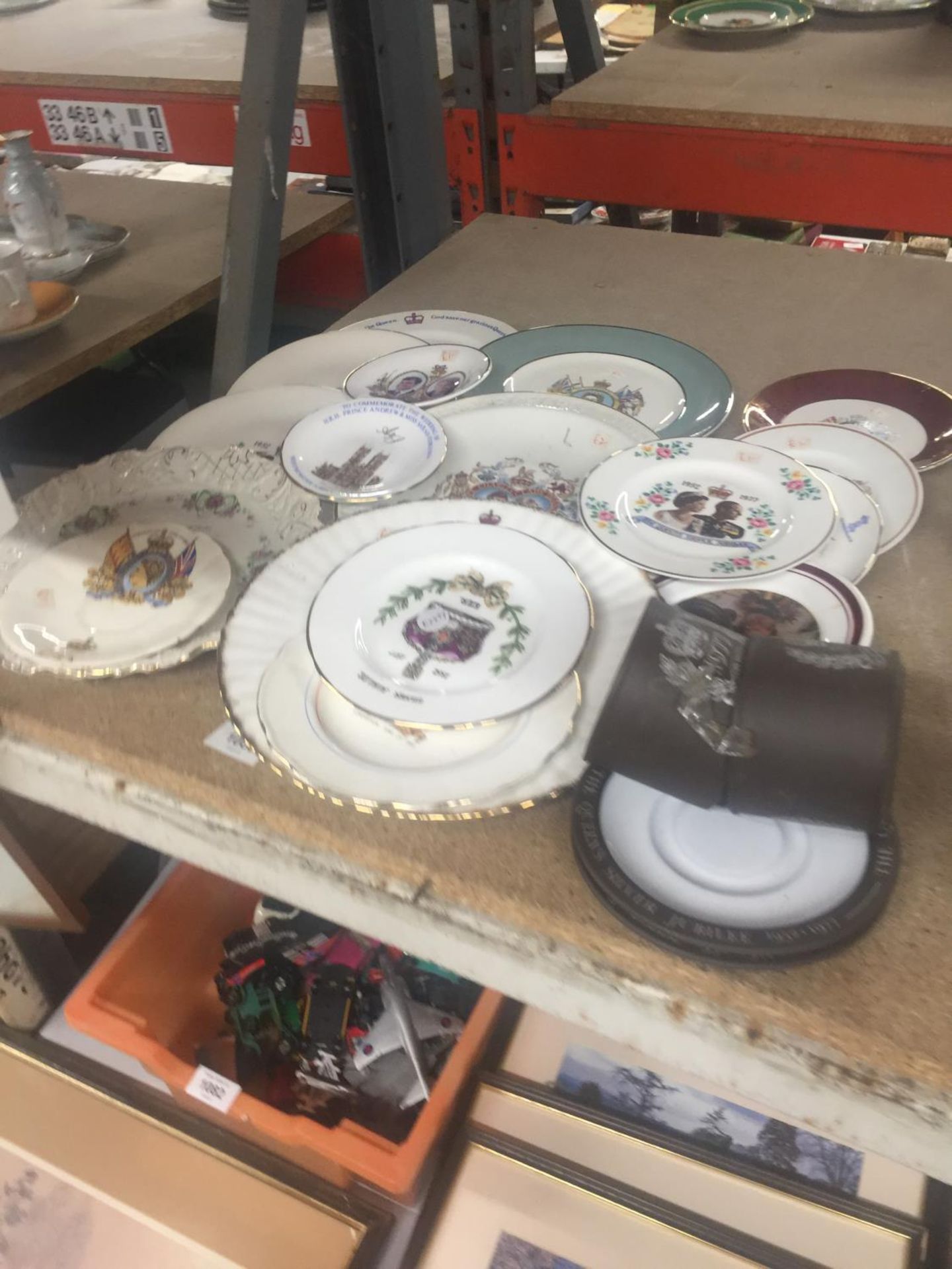 A COLLECTION OF ROYAL COMMEMORATIVE WARE PLATES