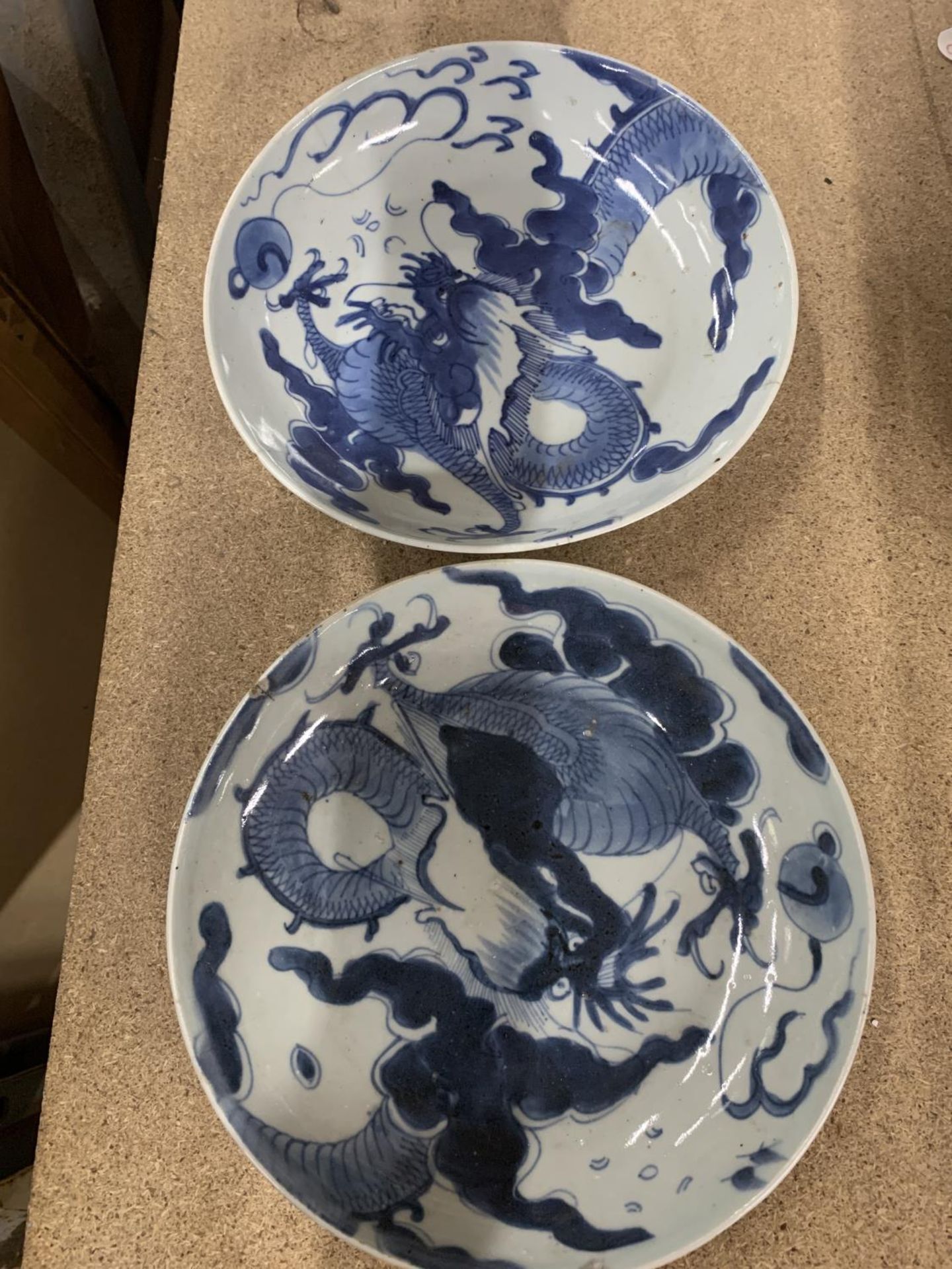 TWO VINTAGE BLUE AND WHITE CHINESE BOWLS WITH DRAGON DESIGN - Image 2 of 2