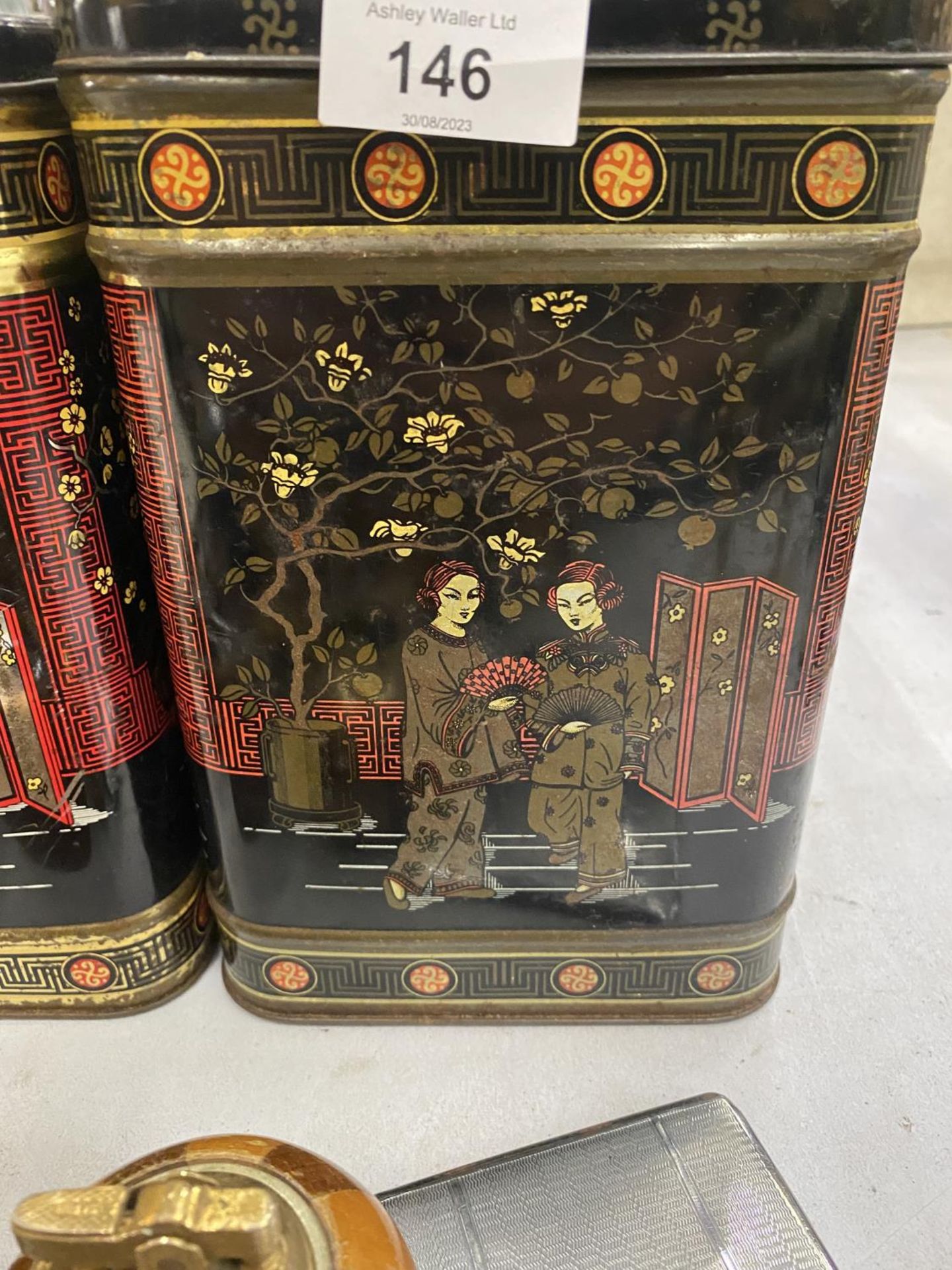 TWO VINTAGE TIN TEA CADDYS WITH ORIENTAL DESIGN - Image 3 of 5