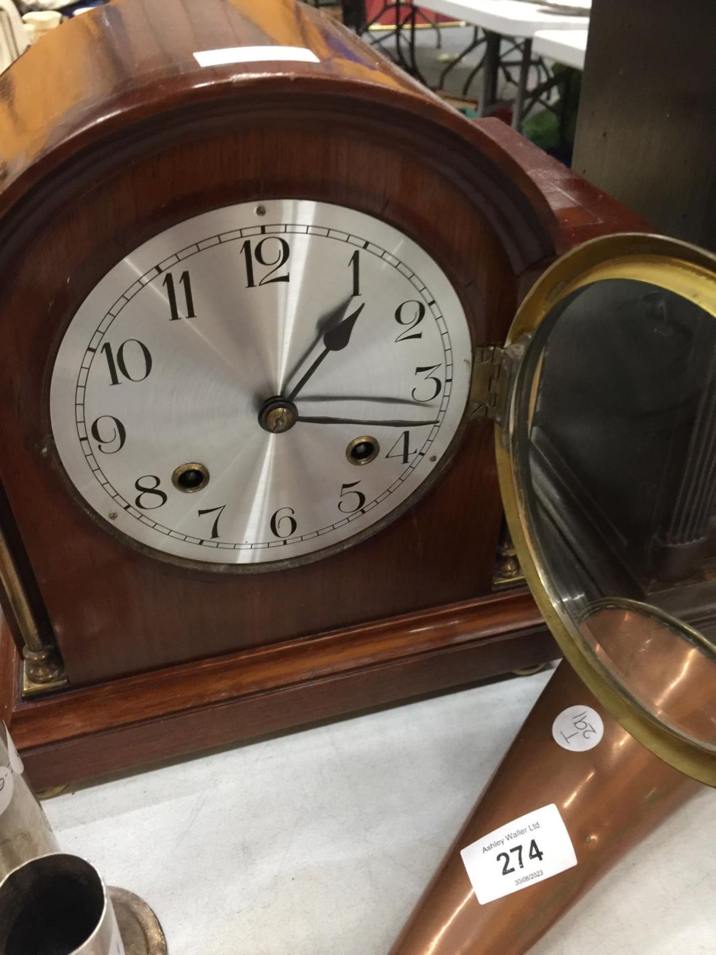 TWO VINTAGE MANTLE CLOCKS, ONE WITH NEWHAVEN MOVEMENT, THE OTHER WITH JUNGHANS MOVEMENT, BOTH WITH - Image 5 of 7