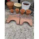 AN ASSORTMENT OF PLANT POTS AND ROPE EDGING