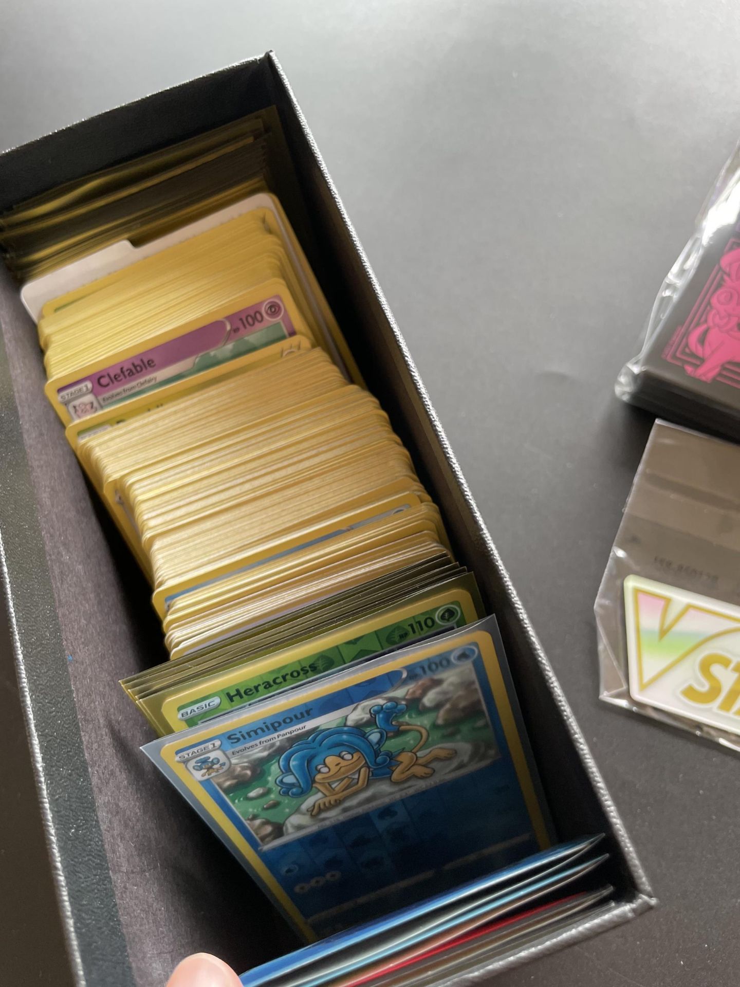 A TRAINER BOX OF ASSORTED POKEMON CARDS, GAME TOKENS, HOLOS ETC - Image 4 of 6