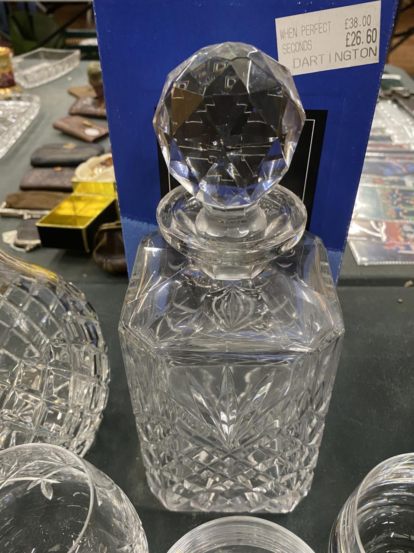 A QUANTITY OF CRYSTAL GLASSES TO INCLUDE DECANTERS, BRANDY, SHERRY, TUMBLERS, ETC - Bild 3 aus 4
