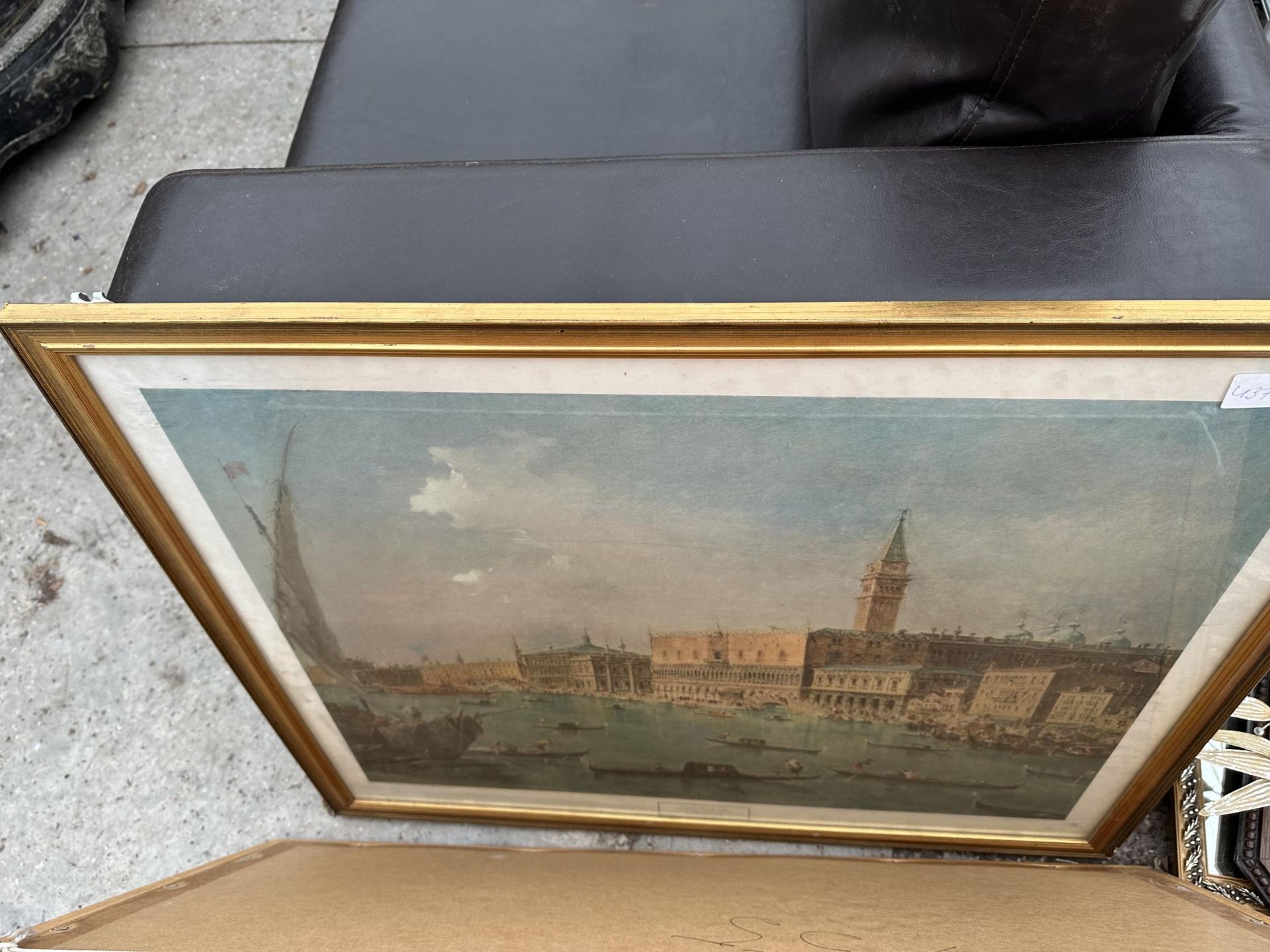 AN ASSORTMENT OF FRAMED PRINTS AND PICTURES - Bild 4 aus 4