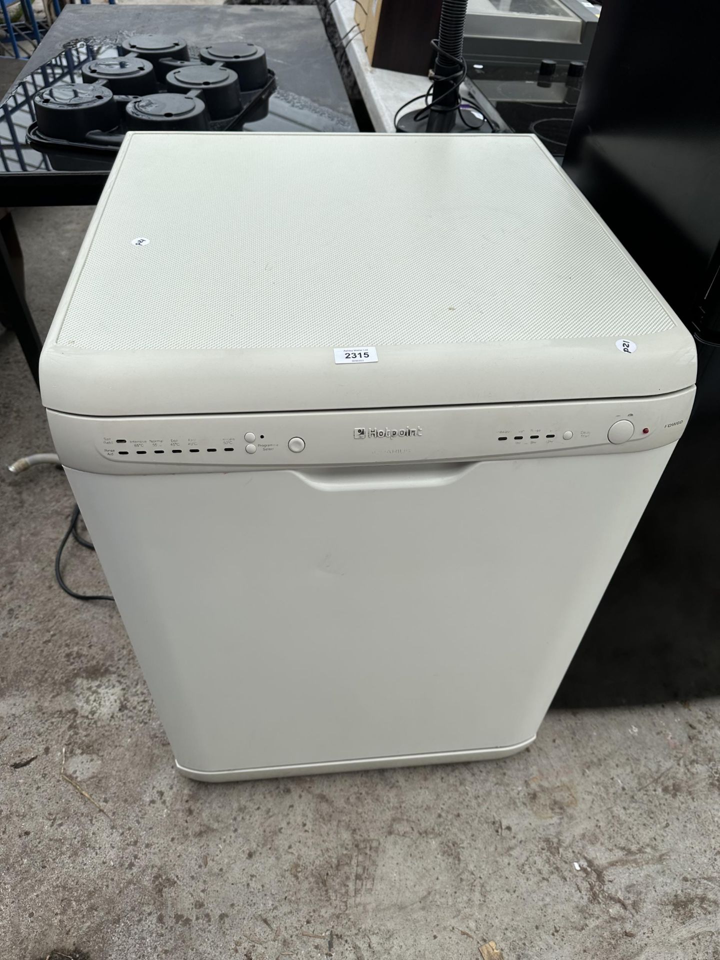 A WHITE HOTPOINT DISHWASHER