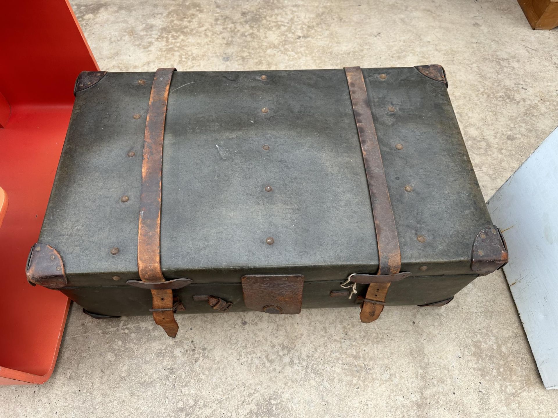 TWO VINTAGE LEATHER TRAVEL CASES - Image 4 of 4