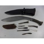 A MID 20TH CENTURY NEPALESE KUKRI KNIFE AND SCABBARD, 32CM BLADE TOGETHER WITH ASSORTED TOOLS