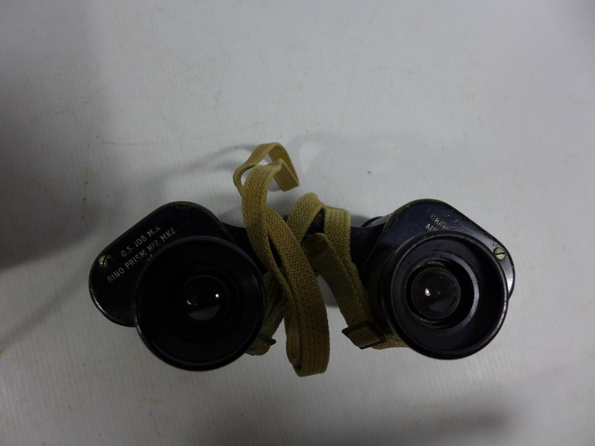 A PAIR OF CASED BRITISH WORLD WAR II MILITARY BINOCULARS - Image 3 of 6