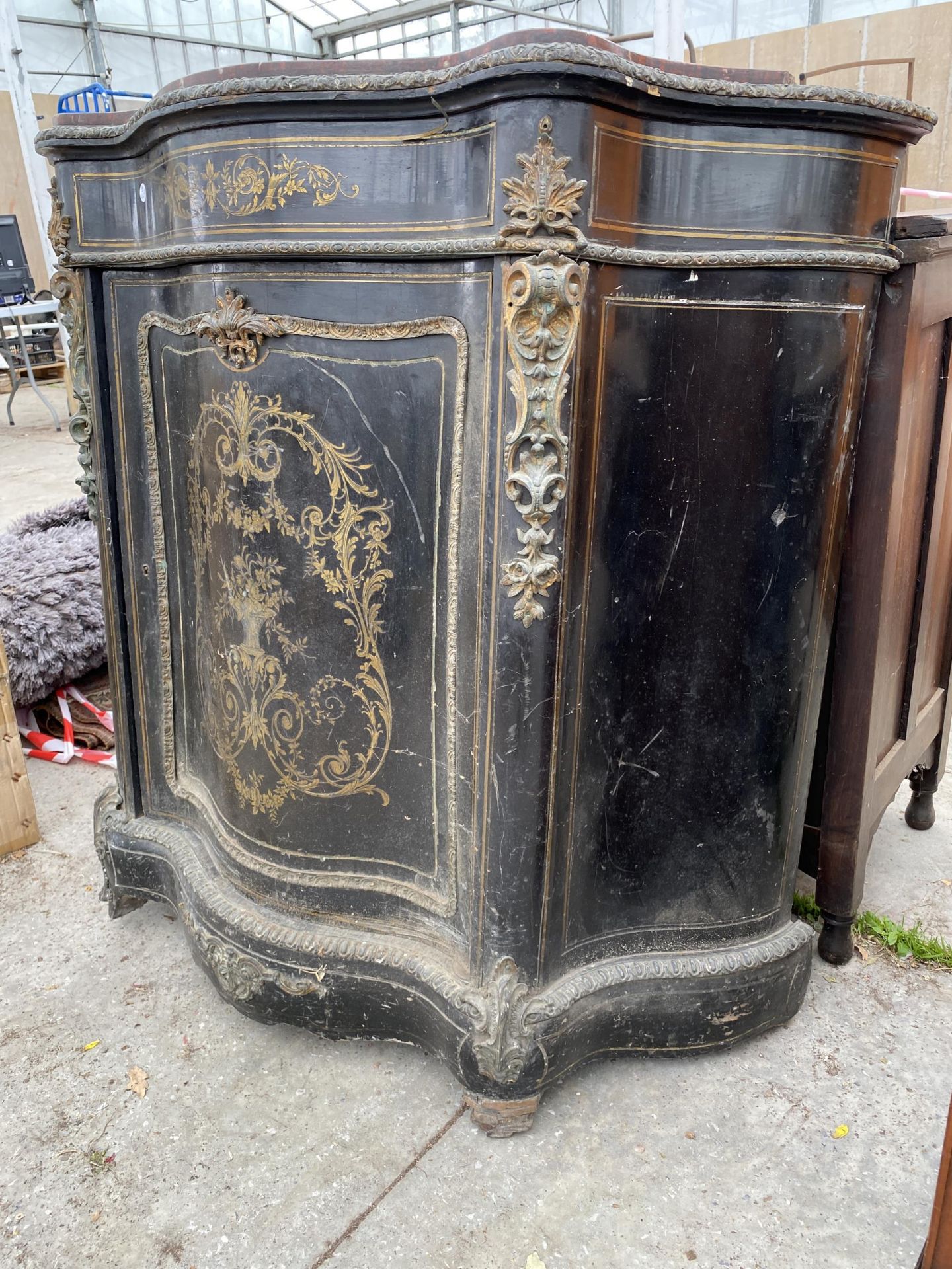 A VICTORIAN EBONISED BOULLE SERPENTINE FRONTED CABINET WITH APPLIED BRASS EMBELLISHMENTS, 45" - Image 3 of 5