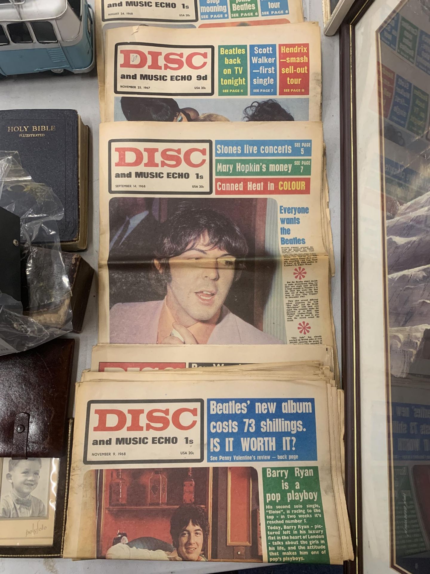 A COLLECTION OF 1960/1970 DISC AND ECHO MUSIC MAGAZINES