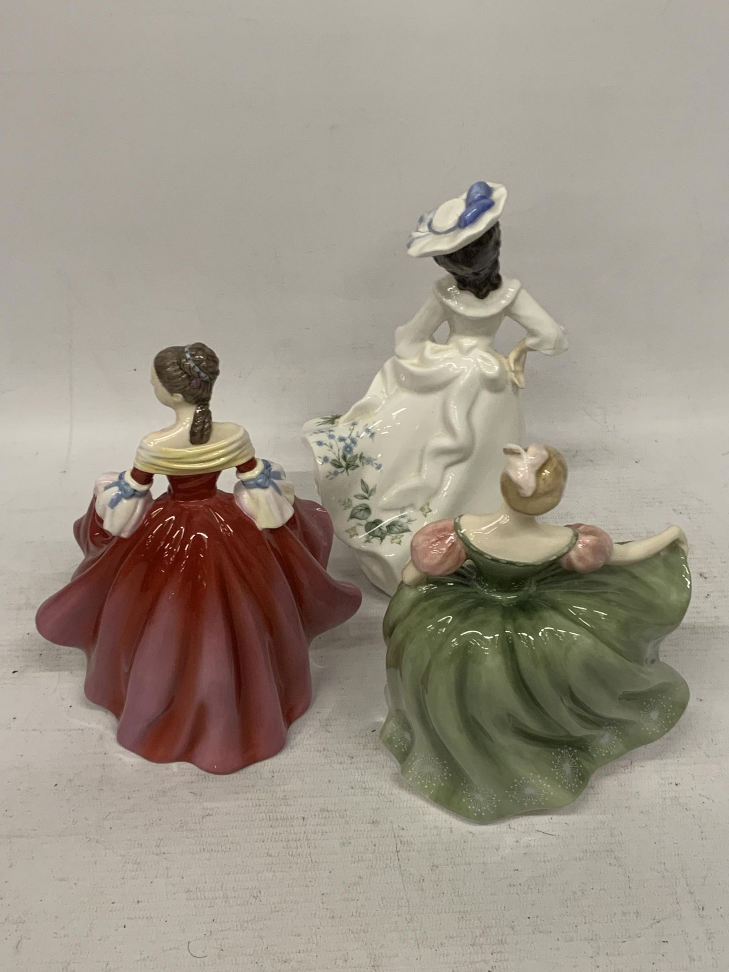THREE ROYAL DOULTON LADY FIGURES - 'MICHELE' HN2234 (SECONDS), PRETTY LADIES 'SOUTHERN BELLE' & ' - Image 2 of 5