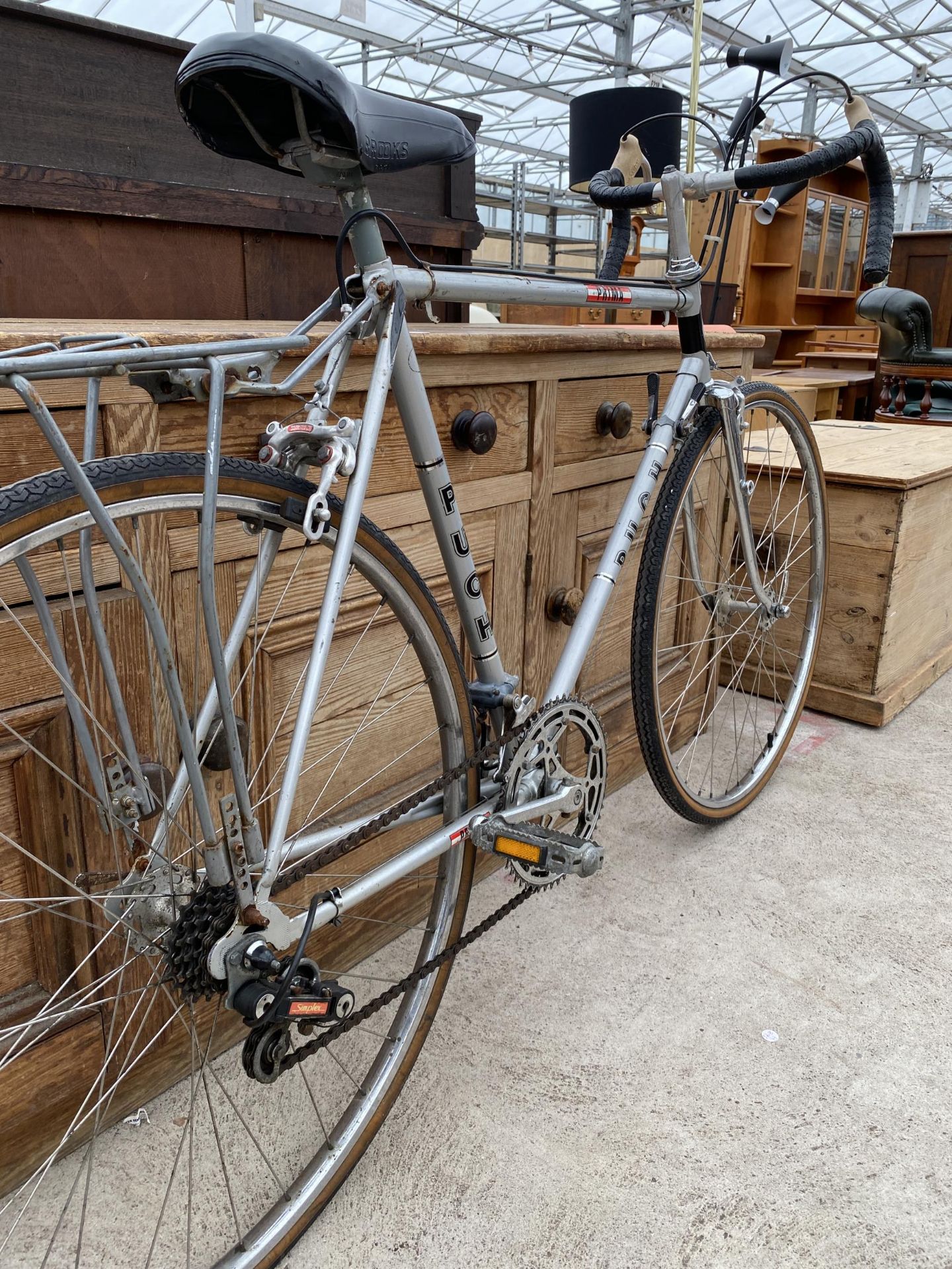 A RETRO DUCH PRIMA GENTS ROAD RACING BIKE WITH 10 SPEED GEAR SYSTEM - Image 2 of 3