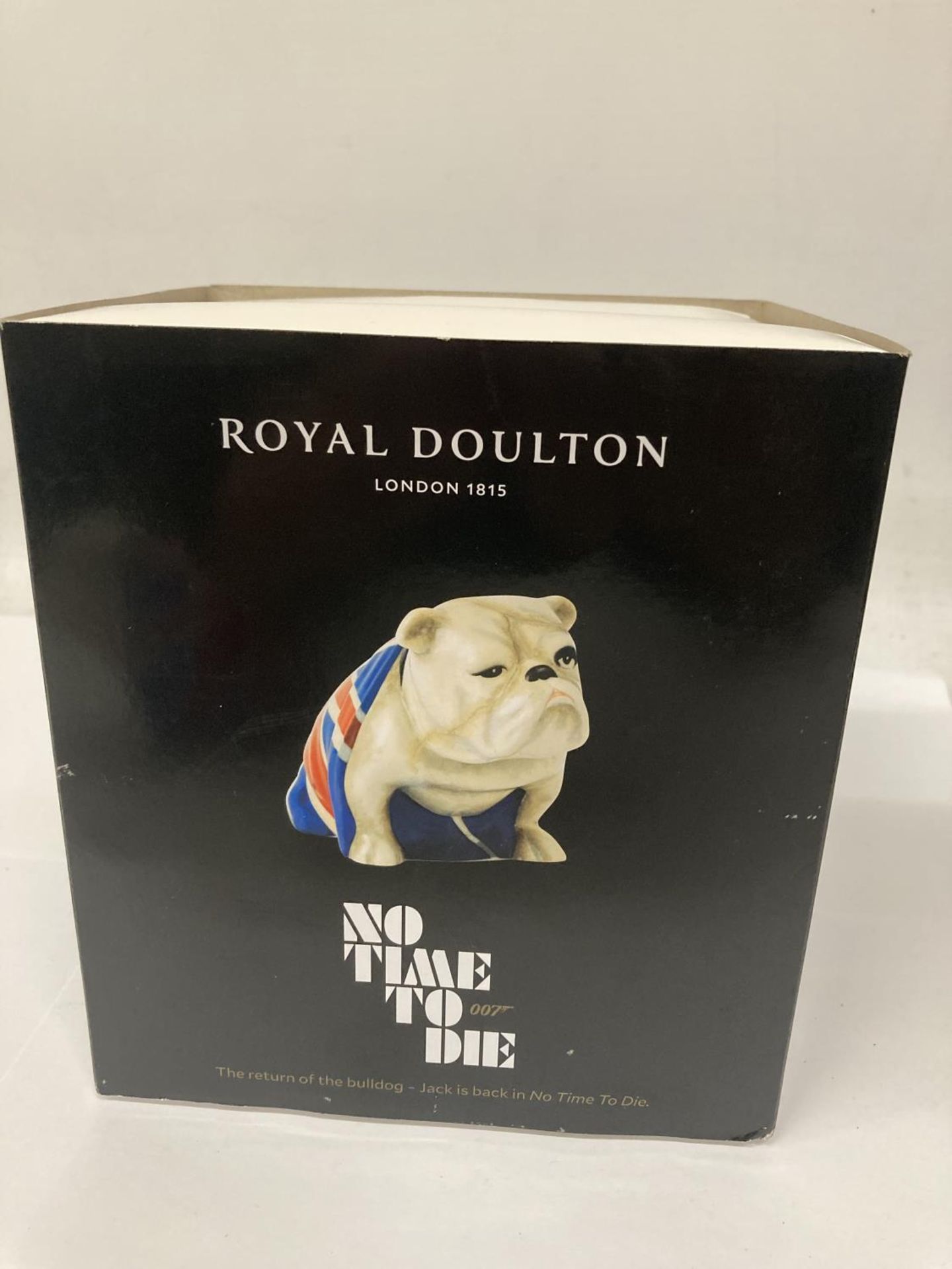 A ROYAL DOULTON NO TIME TO DIE BULLDOG, BOXED - Bild 7 aus 7