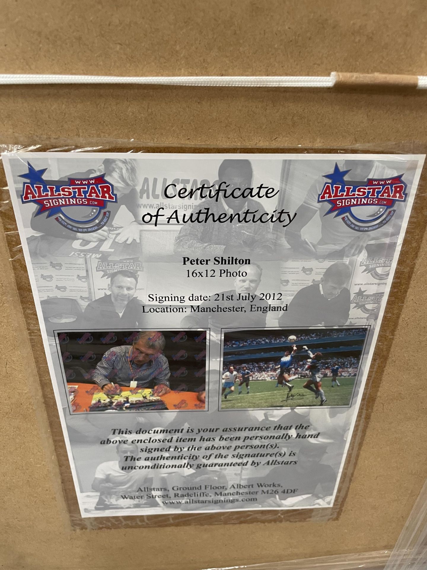 A FRAMED 1986 WORLD CUP 'HAND OF GOD' PHOTO SIGNED BY PETER SHILTON, WITH ALL STAR SIGNINGS - Image 5 of 5