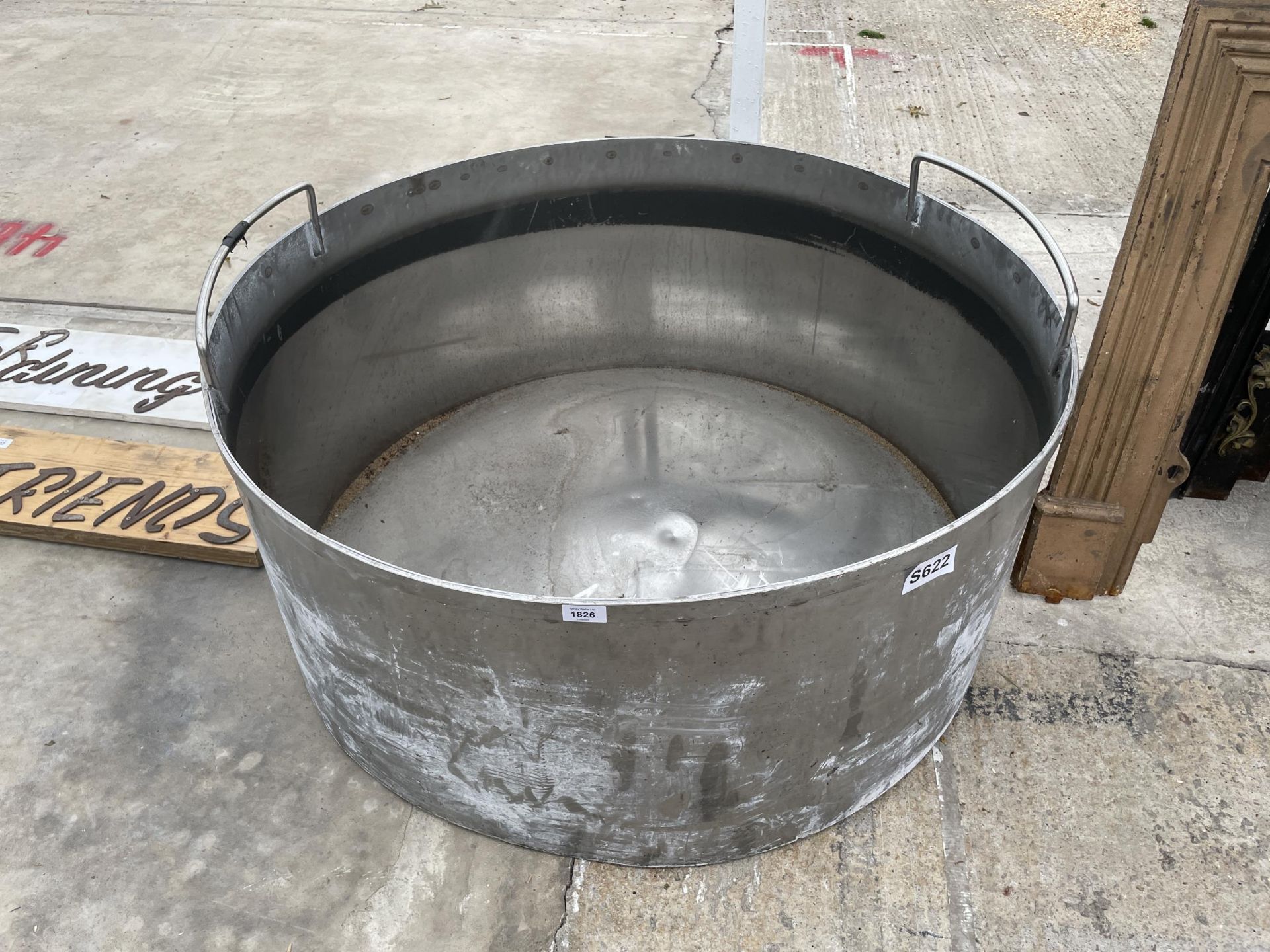 A LARGE STAINLESS STEEL COOKING POT (D:102CM)