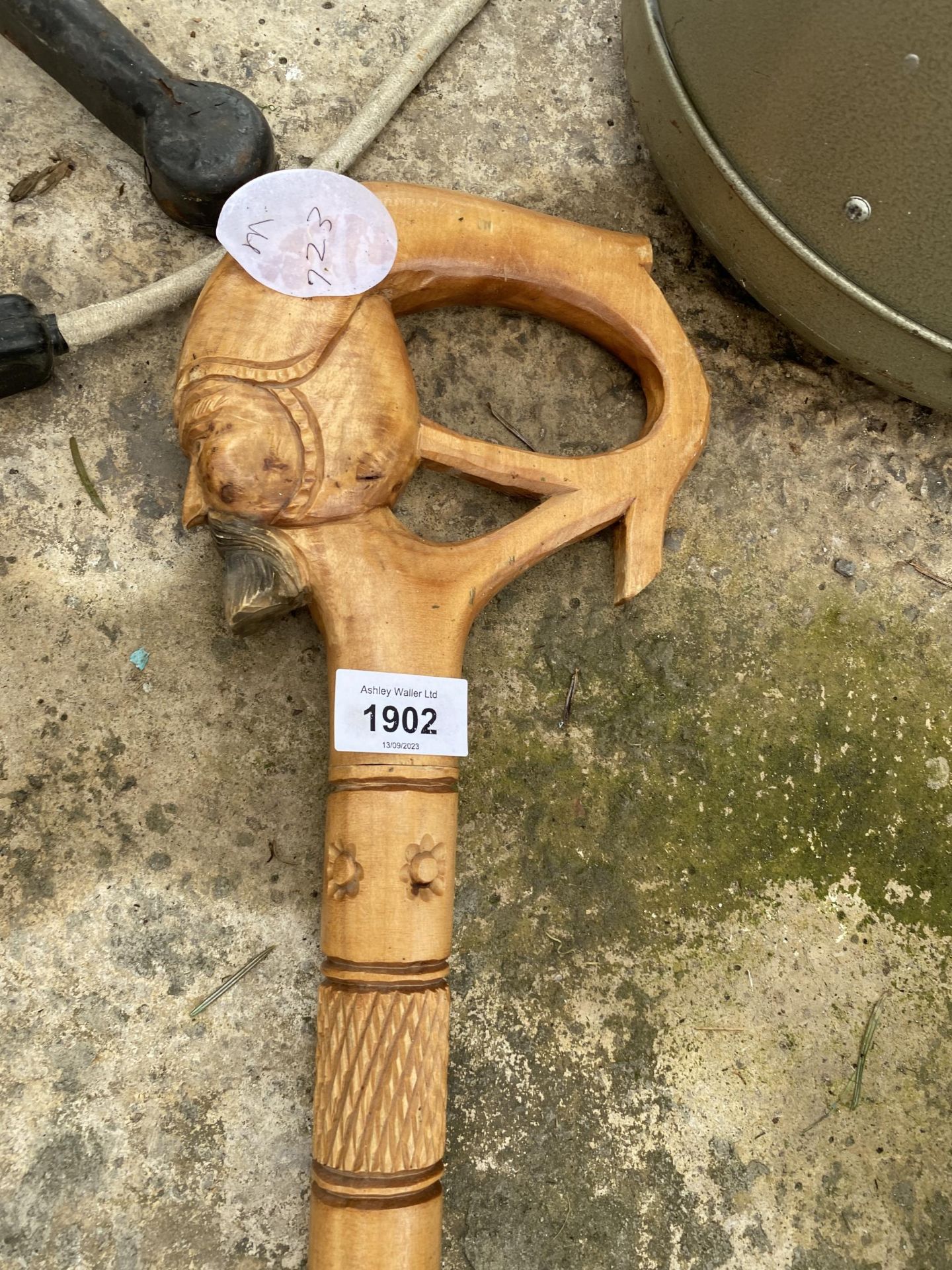 A WOODEN CARVED HANDLE - Image 2 of 2
