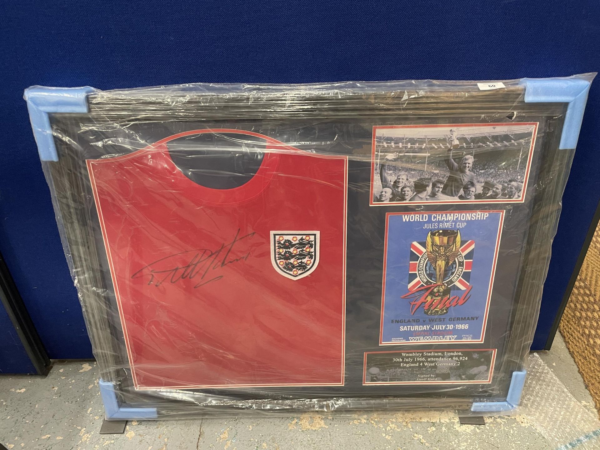 A FRAMED 1966 ENGLAND WORLD CUP MONTAGE, SIGNED SHIRT SIGNED BY GEOFF HURST, WITH ALL STAR