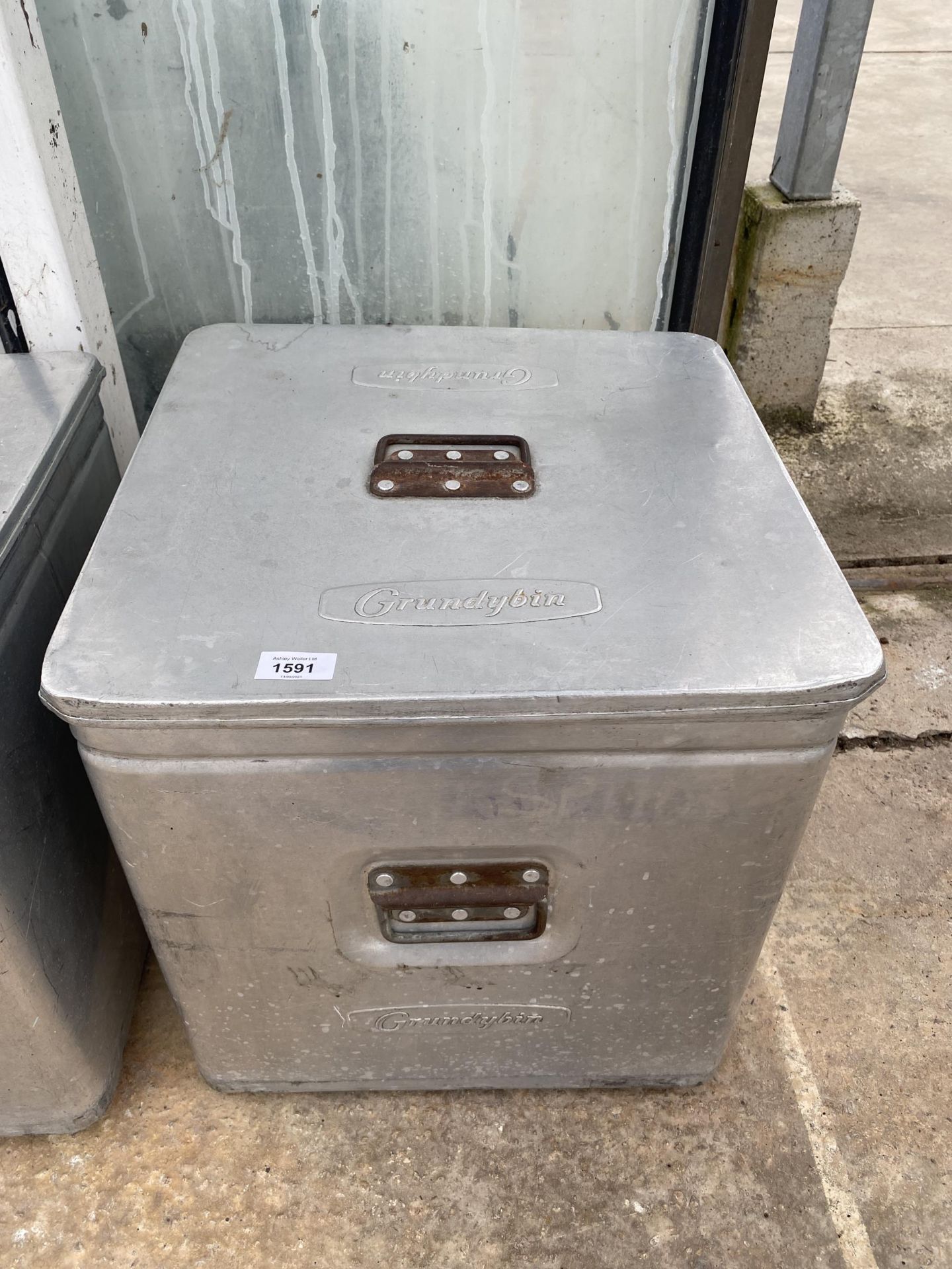 A STAINLESS STEEL GRUNDYBIN WITH LID (45CM x 42CM x 42CM)