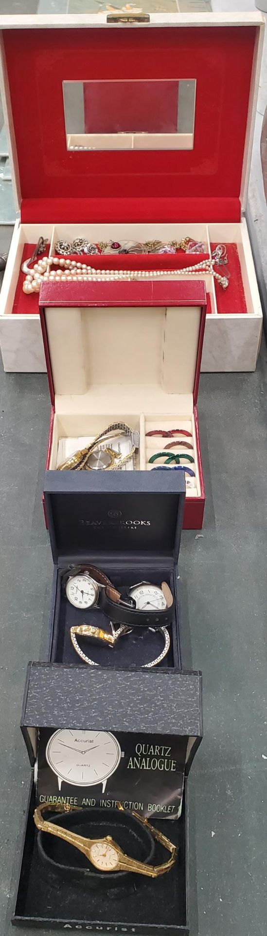 A MIXED LOT OF COSTUME JEWELLERY AND WATCHES IN BOXES, ACCURIST, EARRINGS, PEARL STYLE NECKLACE ETC
