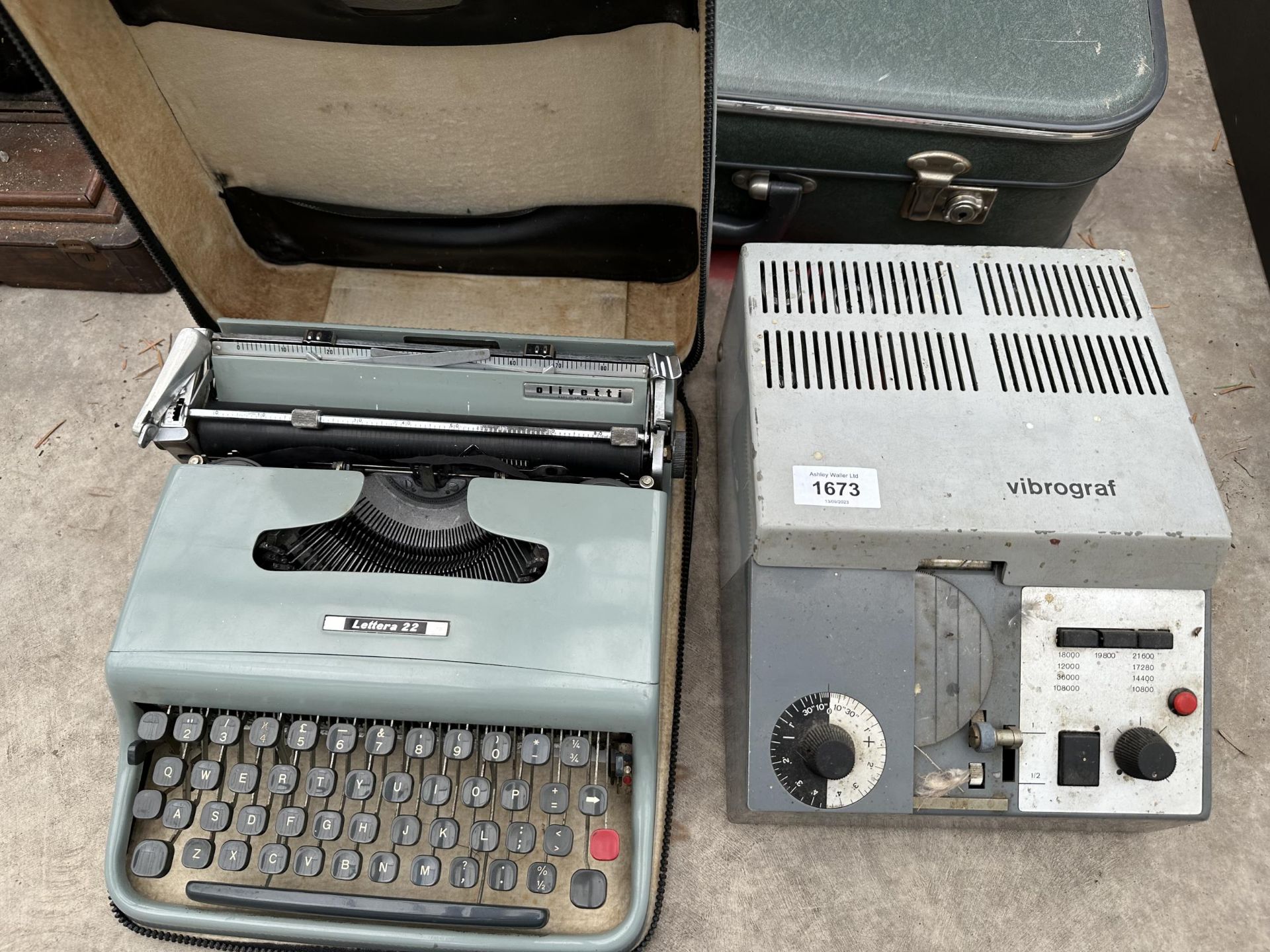 AN ASSORTMENT OF ITEMS TO INCLUDE AN OLIVETTI TYPEWRITER AND A VIBROGRAF ETC - Image 2 of 2