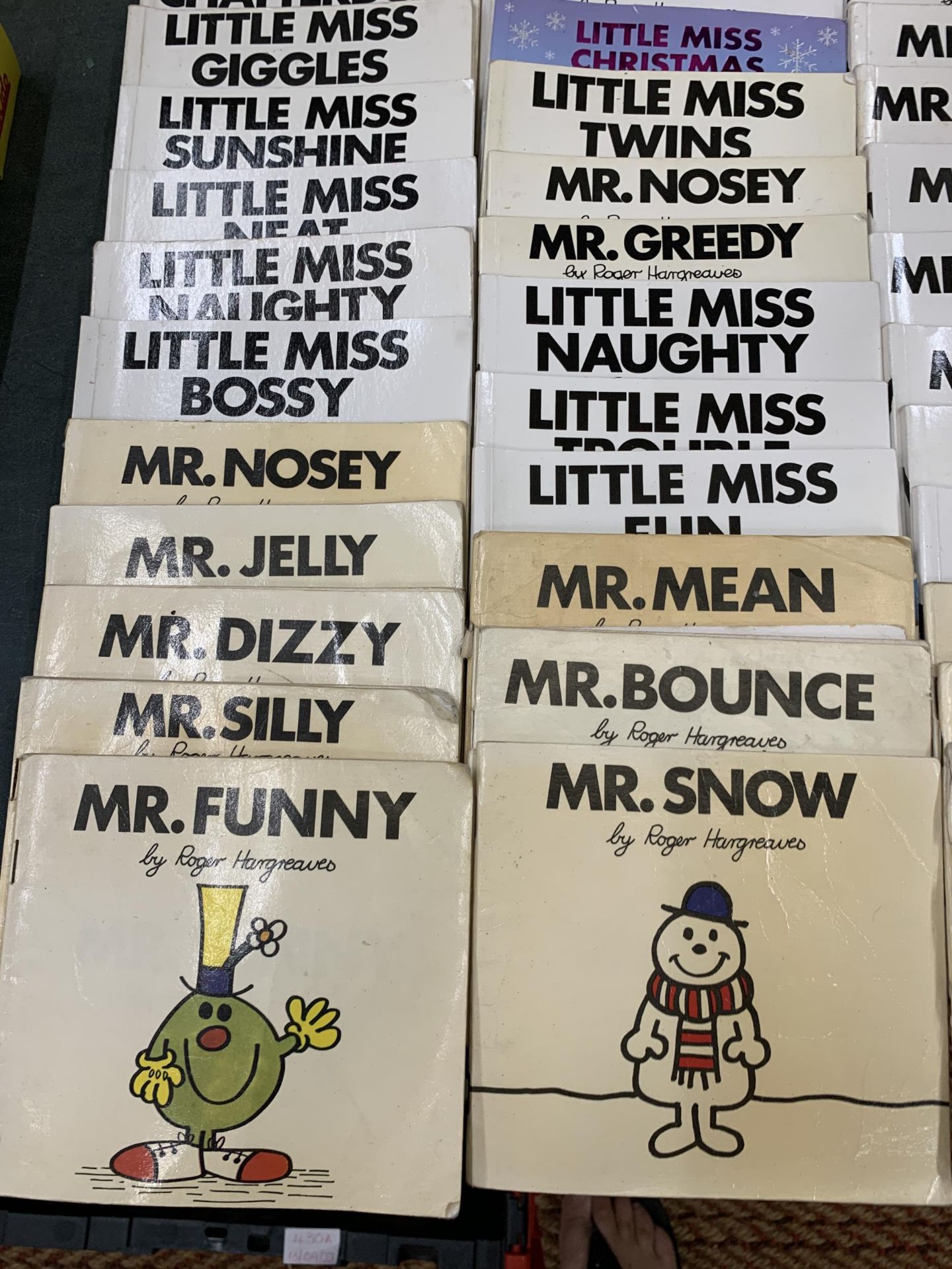 A COLLECTION OF FORTY FOUR MR MEN BY ROGER HARGREAVES CHILDREN'S BOOKS - Image 5 of 5