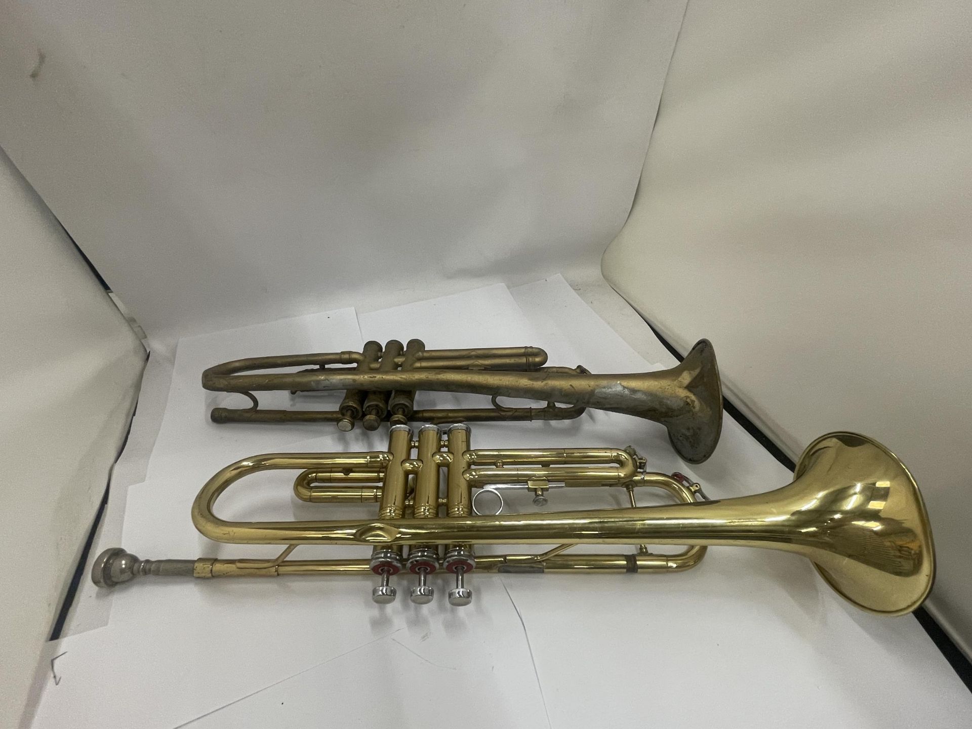 TWO VINTAGE TRUMPETS TO INCLUDE A BRASS EXAMPLE - Image 4 of 4