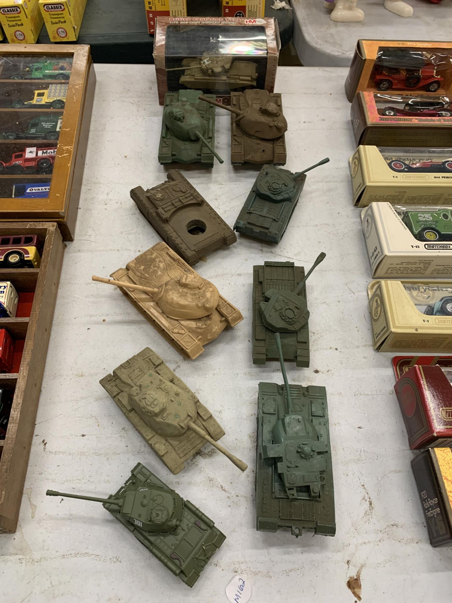 A GROUP OF ARMY TANK MODELS AND A BOXED HM EXAMPLE