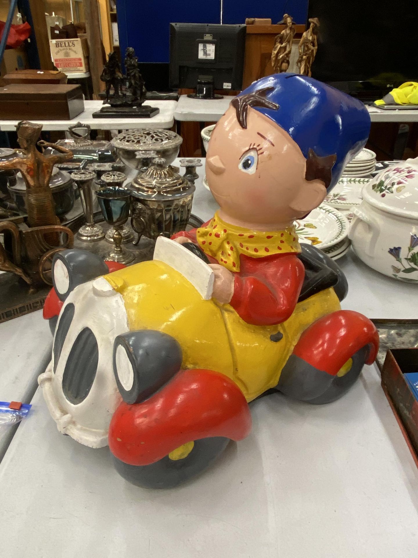 A LARGE NODDY IN HIS CAR MONEY BOX - A/F TO HIS HAT - Image 2 of 3