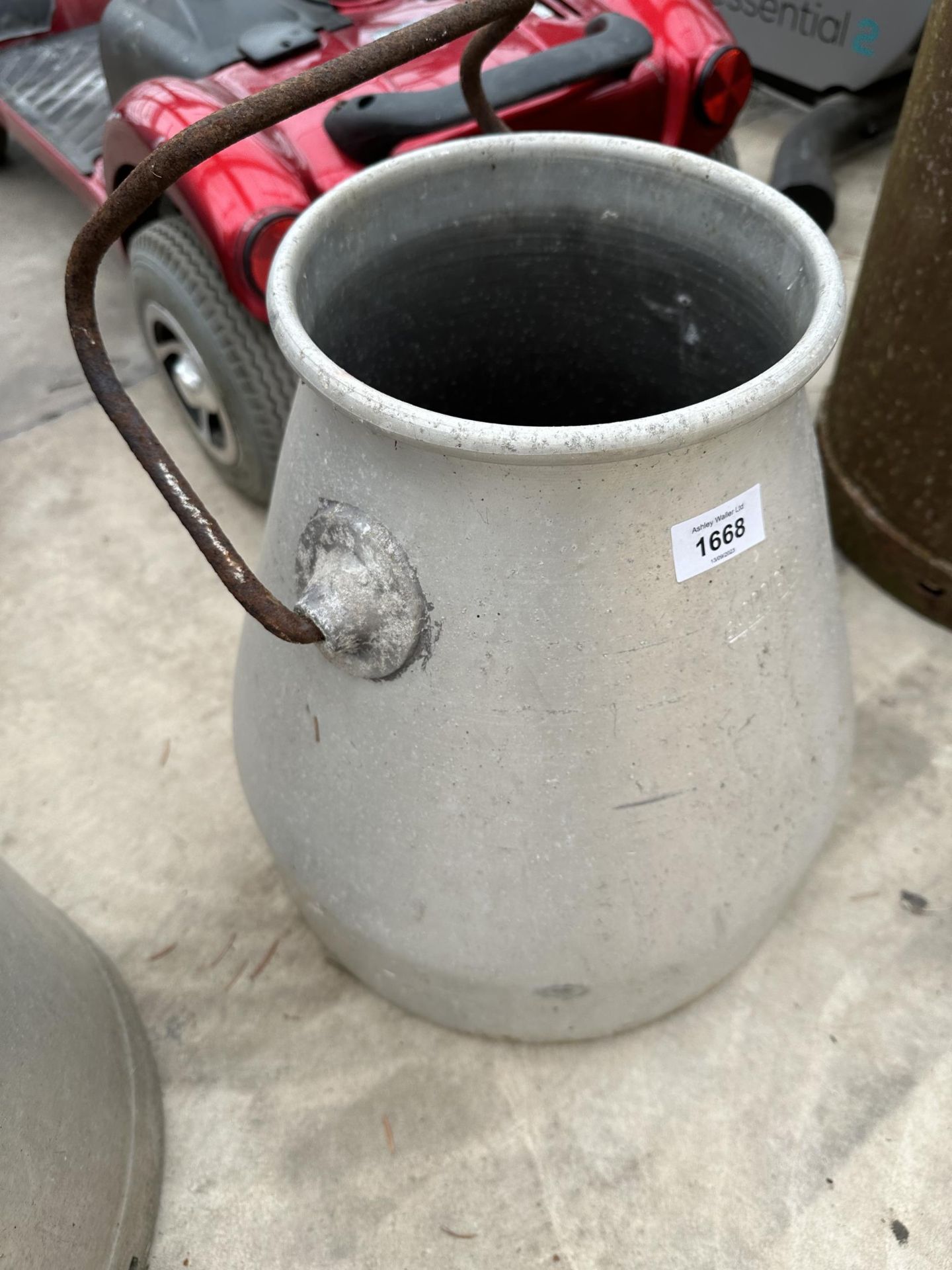 A STAINLESS STEEL MILKING BUCKET - Image 2 of 2
