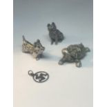 FOUR ITEMS TO INCLUDE A MINIATURE PEWTER TORTOISE, TWO WHITE METAL FIGURES - A DOG AND A CAT AND A