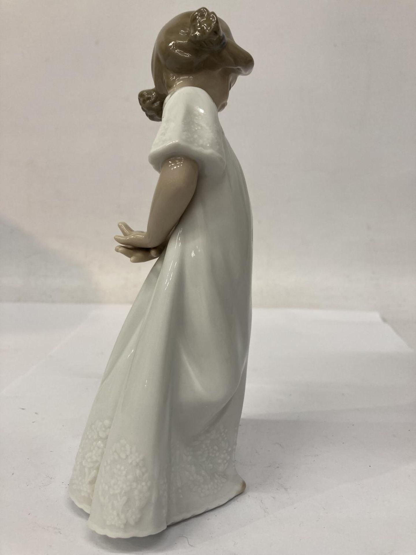 A NAO GIRL IN GOWN FIGURE - Image 3 of 5