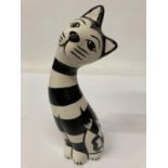 A LORNA BAILEY HAND PAINTED AND SIGNED HUMBUG CAT