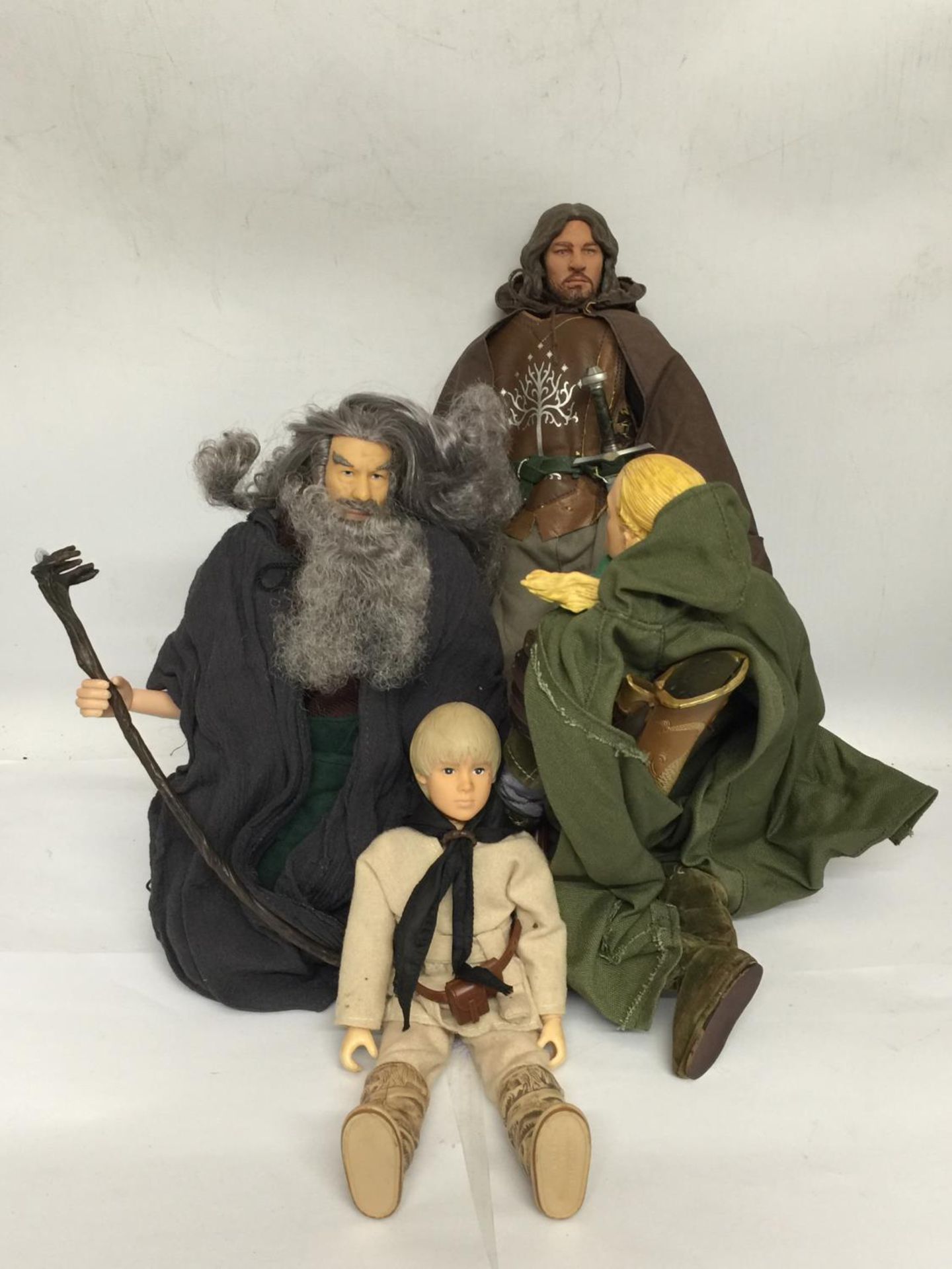 FOUR LARGE LORD OF THE RINGS FIGURES - Image 2 of 2