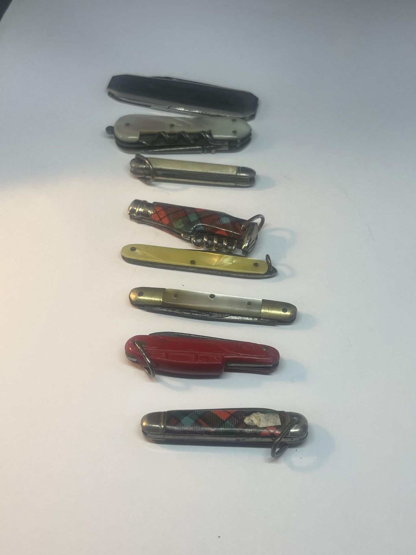 EIGHT VARIOUS VINTAGE PEN KNIVES - Image 4 of 4