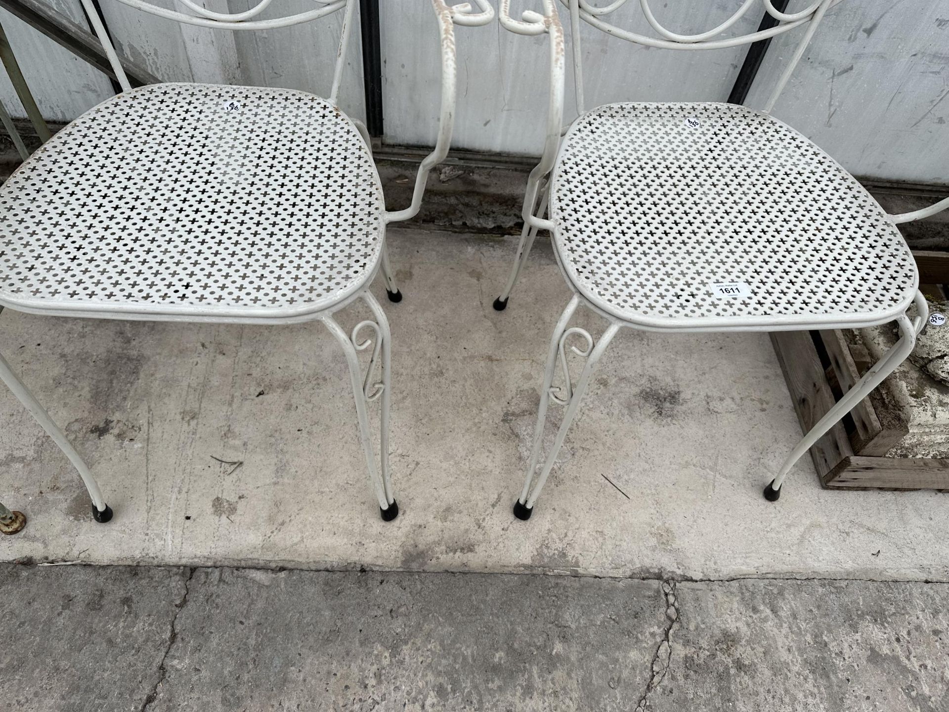 A PAIR OF DECORATIVE TURNED METAL BISTRO CHAIRS - Image 3 of 3