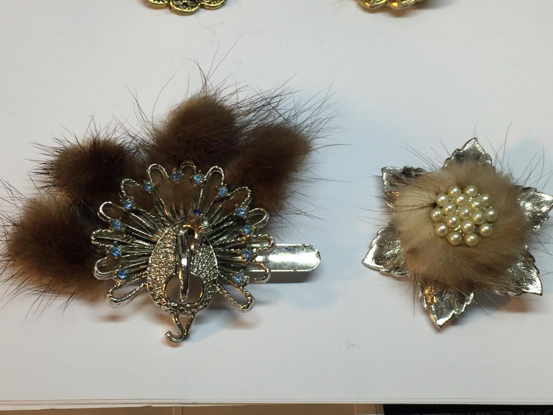 SIX 1950'S FUR BROACHES - Image 3 of 4