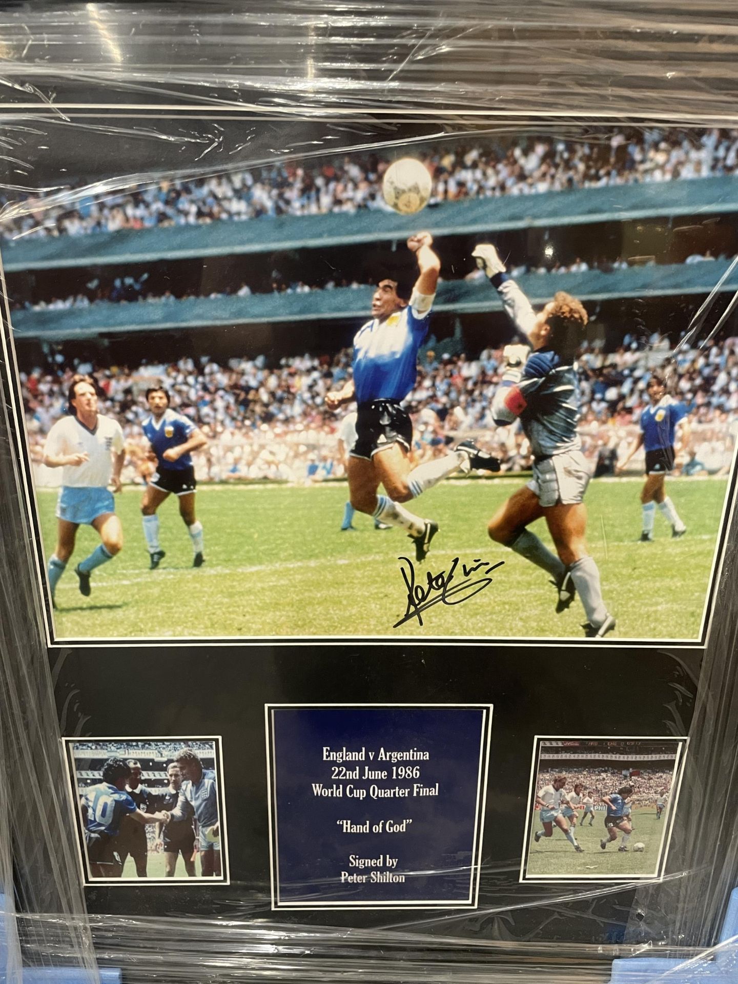 A FRAMED 1986 WORLD CUP 'HAND OF GOD' PHOTO SIGNED BY PETER SHILTON, WITH ALL STAR SIGNINGS - Image 2 of 5