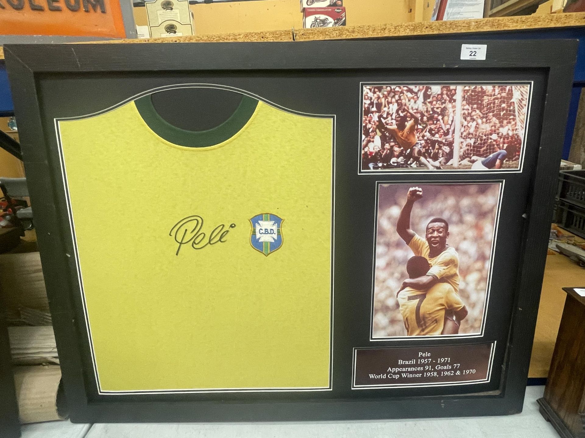 A FRAMED PELE FOOTBALL MONTAGE WITH SIGNED SHIRT, WITH ALL STAR SIGNINGS CERTIFICATE OF AUTHENTICITY
