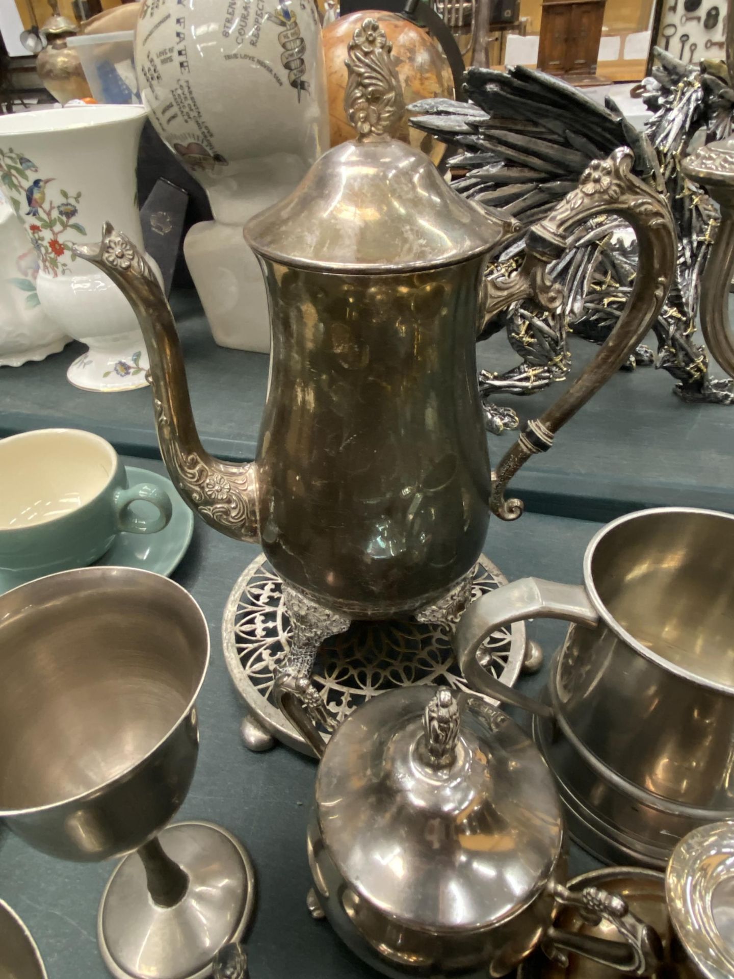 A LARGE QUANTITY OF VINTAGE SILVER PLATED ITEMS TO INCLUDE GALLERIED TRAYS, GOBLETS, CANDLEABRAS, - Image 2 of 5